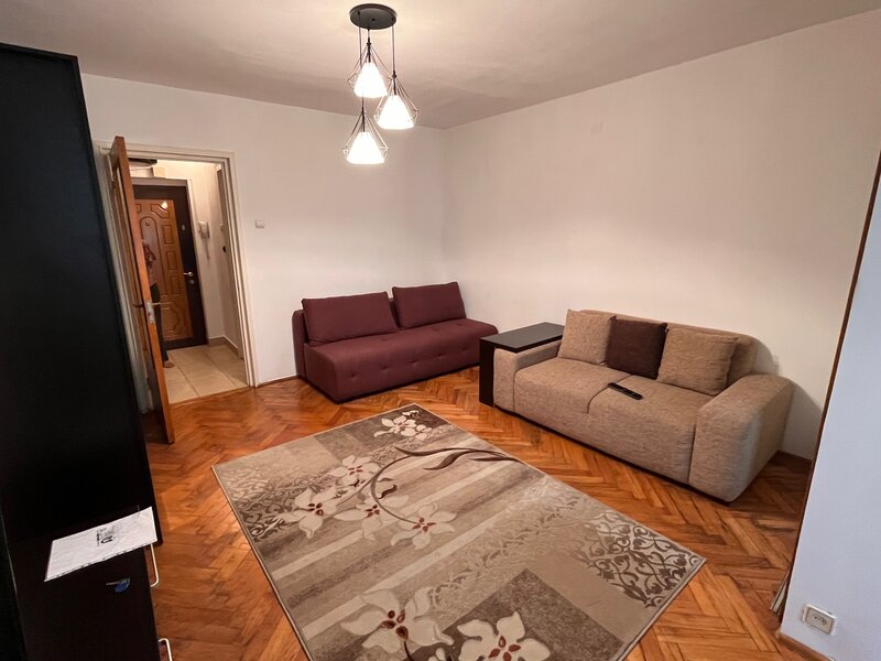 Nicolae Grigorescu, 5 minute metrou,