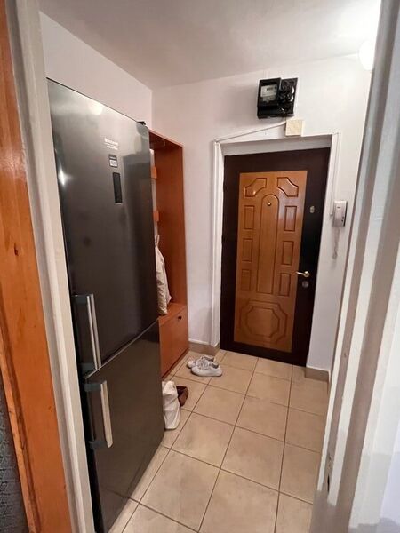 Nicolae Grigorescu, 5 minute metrou,